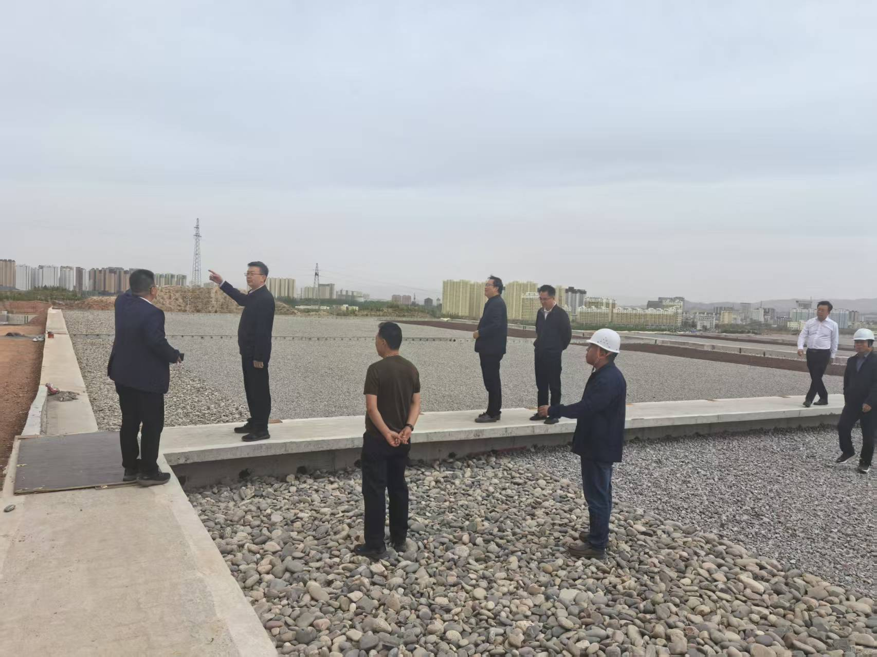 馮市長(zhǎng)圖片1.png 馮市長(zhǎng)圖片1.png